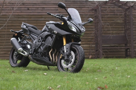 Yamaha_FZ8-SA_2013