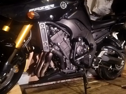Yamaha_FZ8-SA_2012