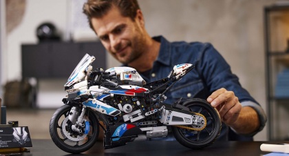 Lego: собери BMW M1000RR своими руками