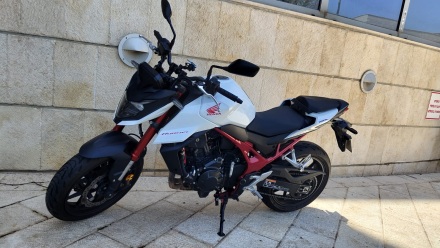 Honda_CB750_2023