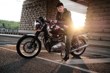 Triumph_Thruxton_900_2008