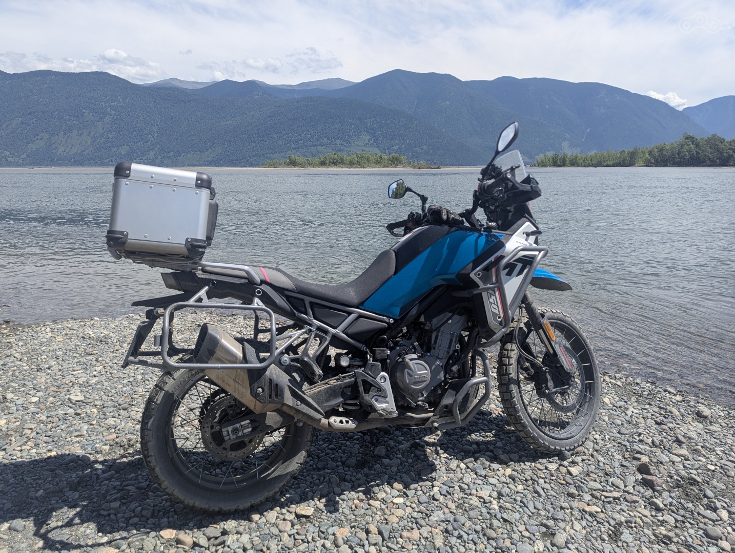 Впадение Чулышмана в Телецкое озеро