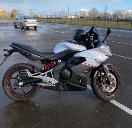 Kawasaki_Ninja_400R_2013