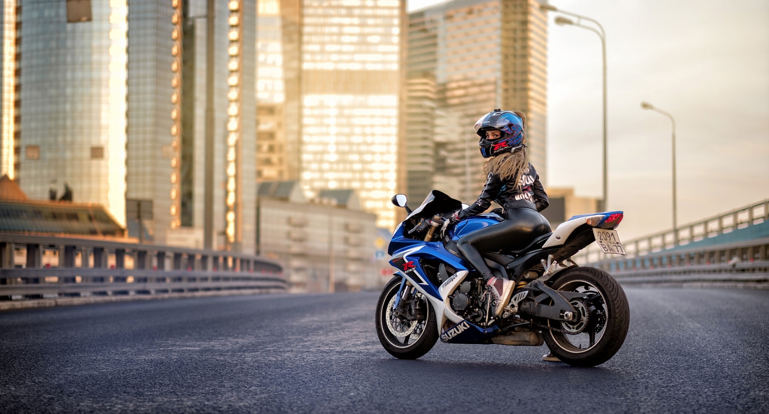 Мотоциклист на Suzuki GSX R