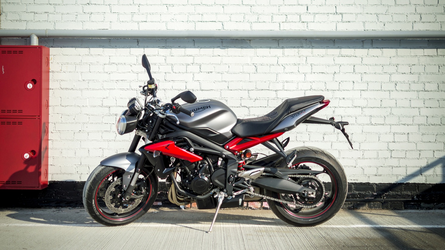 Triumph обзор. Street Triple r 2015.