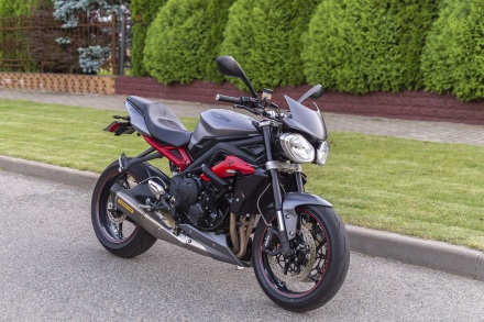 Triumph_Street_Triple_R_ABS_2015