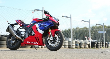 Honda CBR1000RR-R: 218 лошадей и Федотов