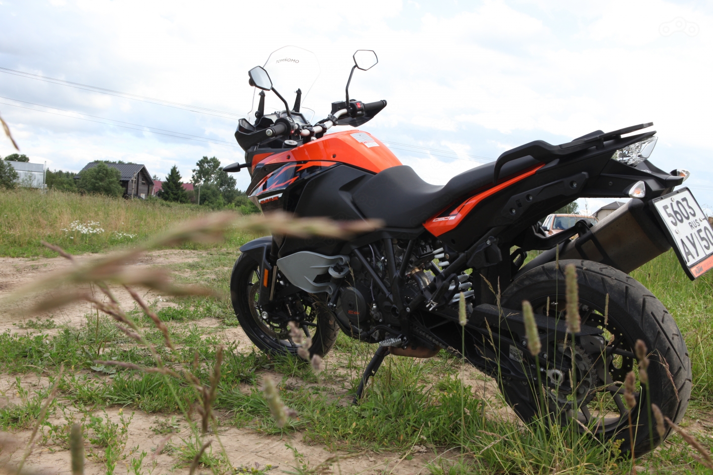 Стоимость нового KTM 1090 Adventure составляет 769 000 рублей, что делает его одним из самых доступных в классе