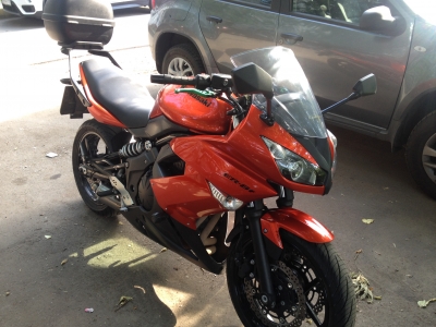 Kawasaki_ER-6F_ABS_2011