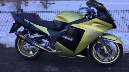 Honda_CBR_1100_XX_Super_Blackbird_1997