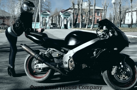 Kawasaki_Ninja_ZX-10R_2004