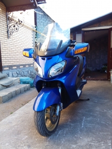 Suzuki_AN_650_Burgman_2004