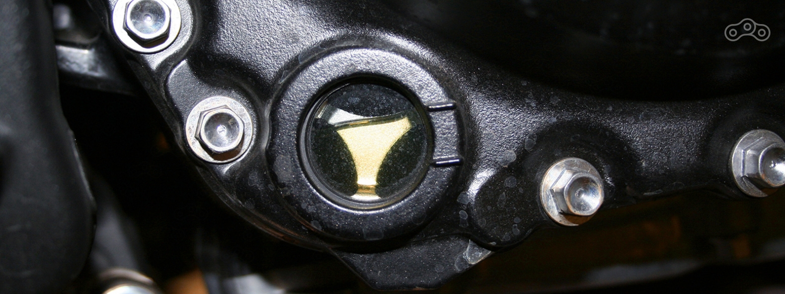 Проверка уровня масла на мотоцикле при осмотре перед покупкой Омоймот