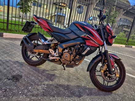 Bajaj_Pulsar_200NS_2015