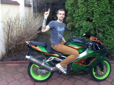 Kawasaki_Ninja_ZX-9R_2001