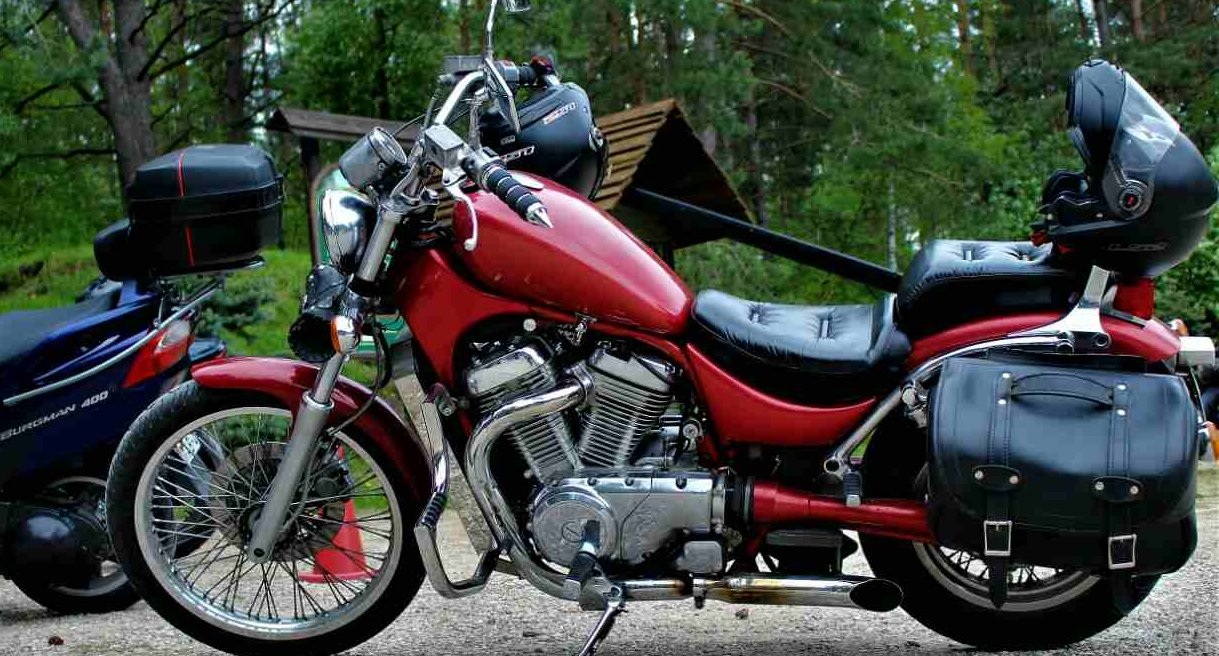 Suzuki Intruder vs 800