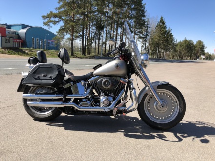 Harley-Davidson_FLSTF_Fat_Boy_2008