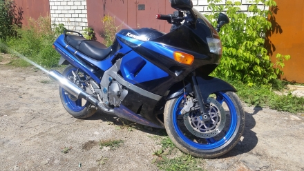 Kawasaki_ZZR_400_1995