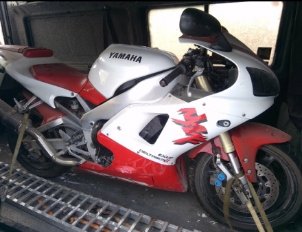 Yamaha_YZF-R1_1998