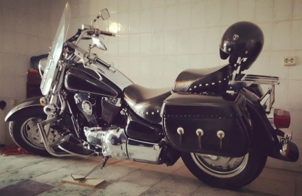 Suzuki_Intruder_C1500T_2001
