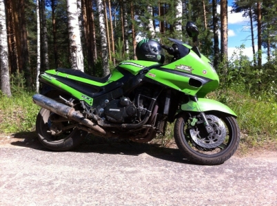Kawasaki_ZZR_1100_1990