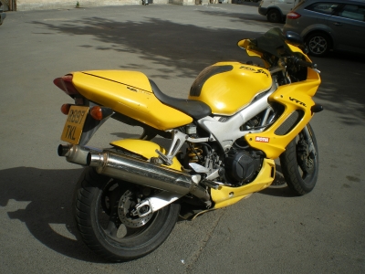 Honda_VTR_1000_F_Firestorm_2001