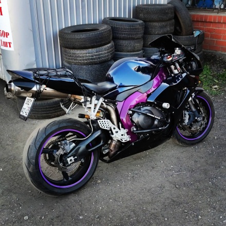 Honda_CBR_1000_RR_Fireblade_2006