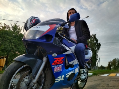 Suzuki_GSX-R_600_1998