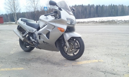 Honda_VFR_800_F1_2000